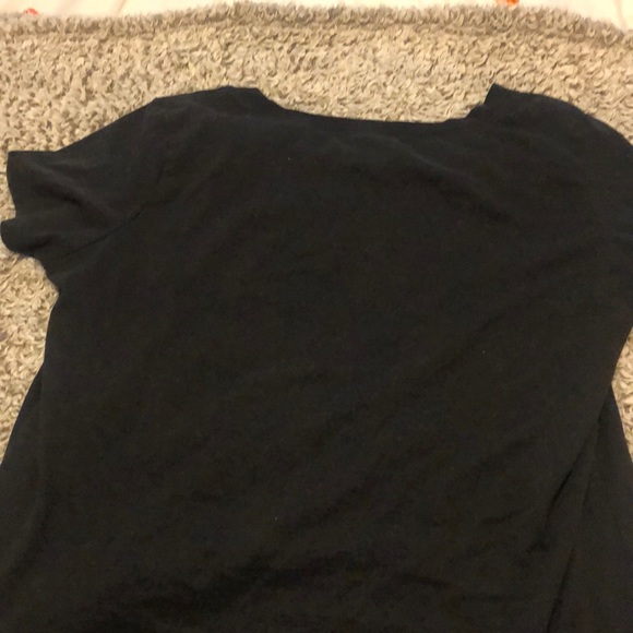 Nike black top - Picture 3 of 3